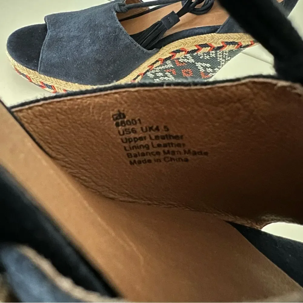 Cabi Isla NWOT wedge blue suede ankle tie up strap espadrilles sandals size 6